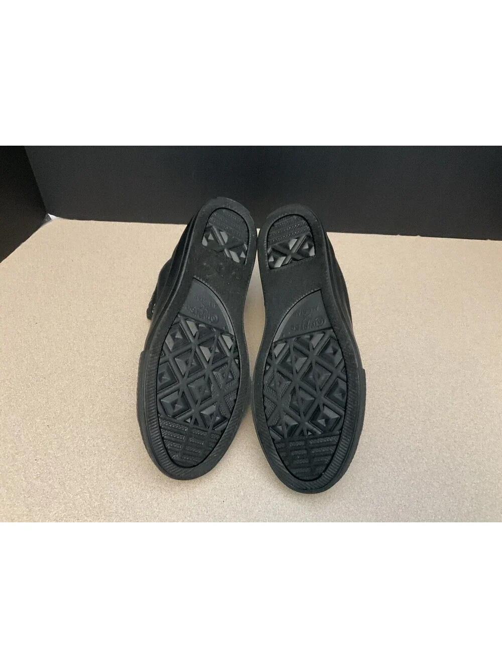New! Youth’s Kids Converse Chuck Taylor All Star High Black Shoes. Size 2Y. Nice